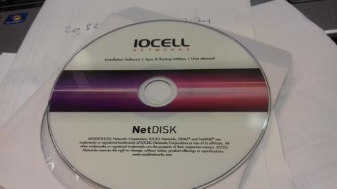 NAS-VERKKOPALVELIN, Iocell netdisk solo 351  sisältää kaapelit, softan ja virtalähteen (ei sisällä kovalevyä).  - Tuotekuva